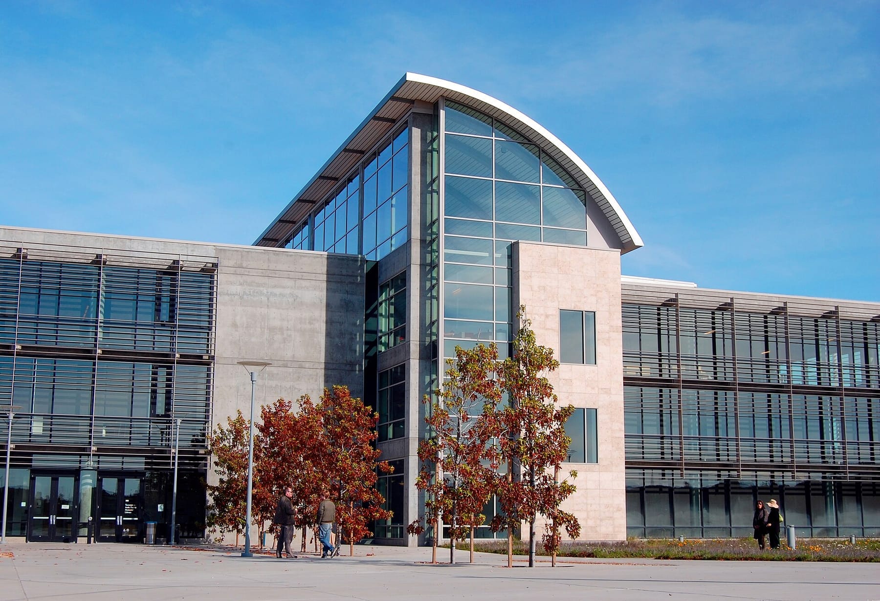 CSU Monterey Bay Library (photograph from the Wikimedia Commons category California State University, Monterey Bay)