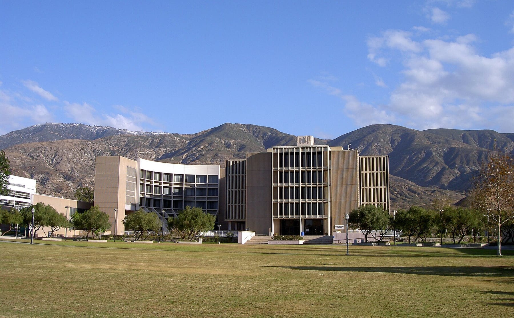 Pfau Library (photograph from the Wikimedia Commons category California State University, San Bernardino)