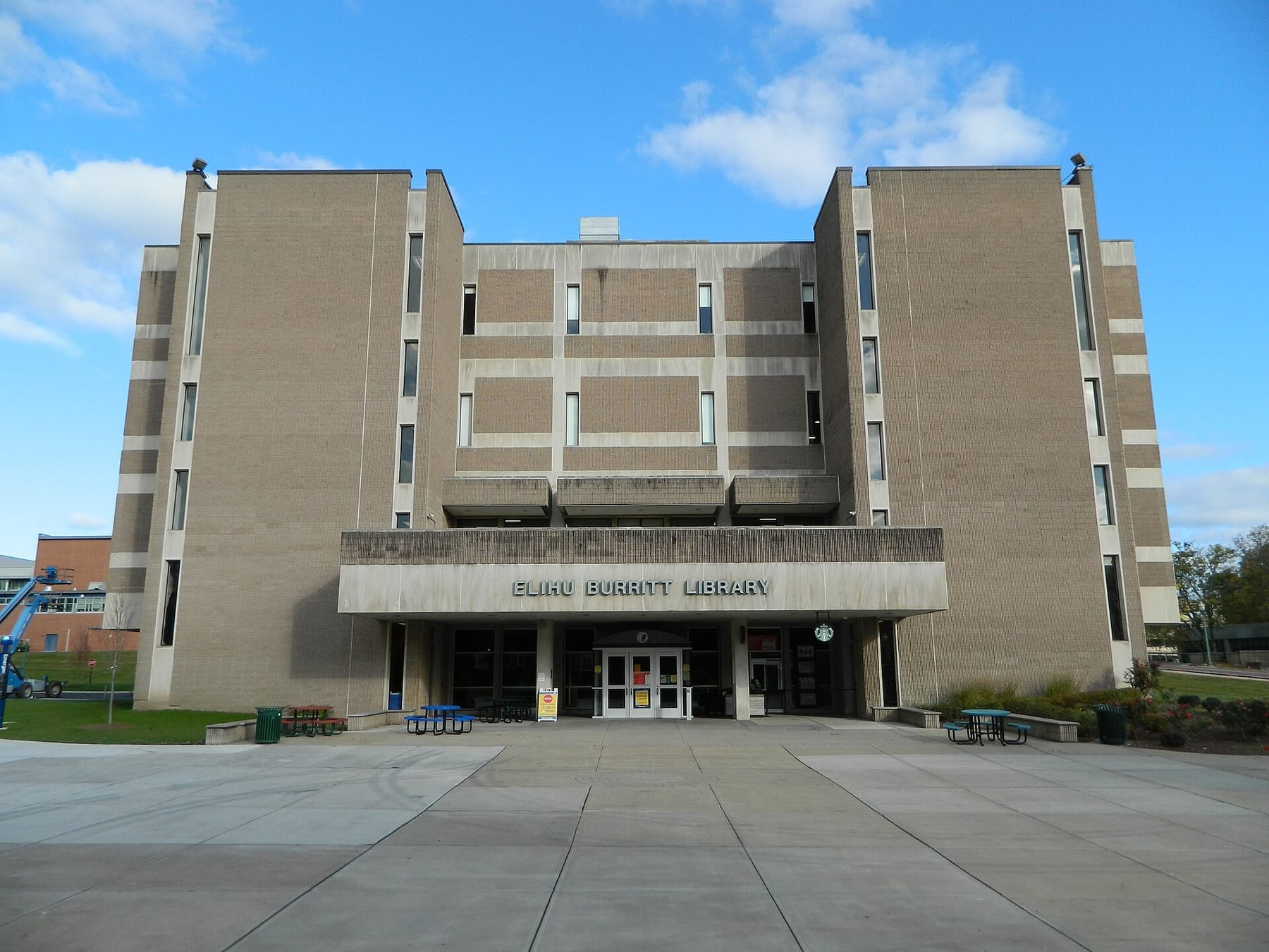 CCSU Elihu Burritt Library, 10-29-2021 (photograph from the Wikimedia Commons category Central Connecticut State University)