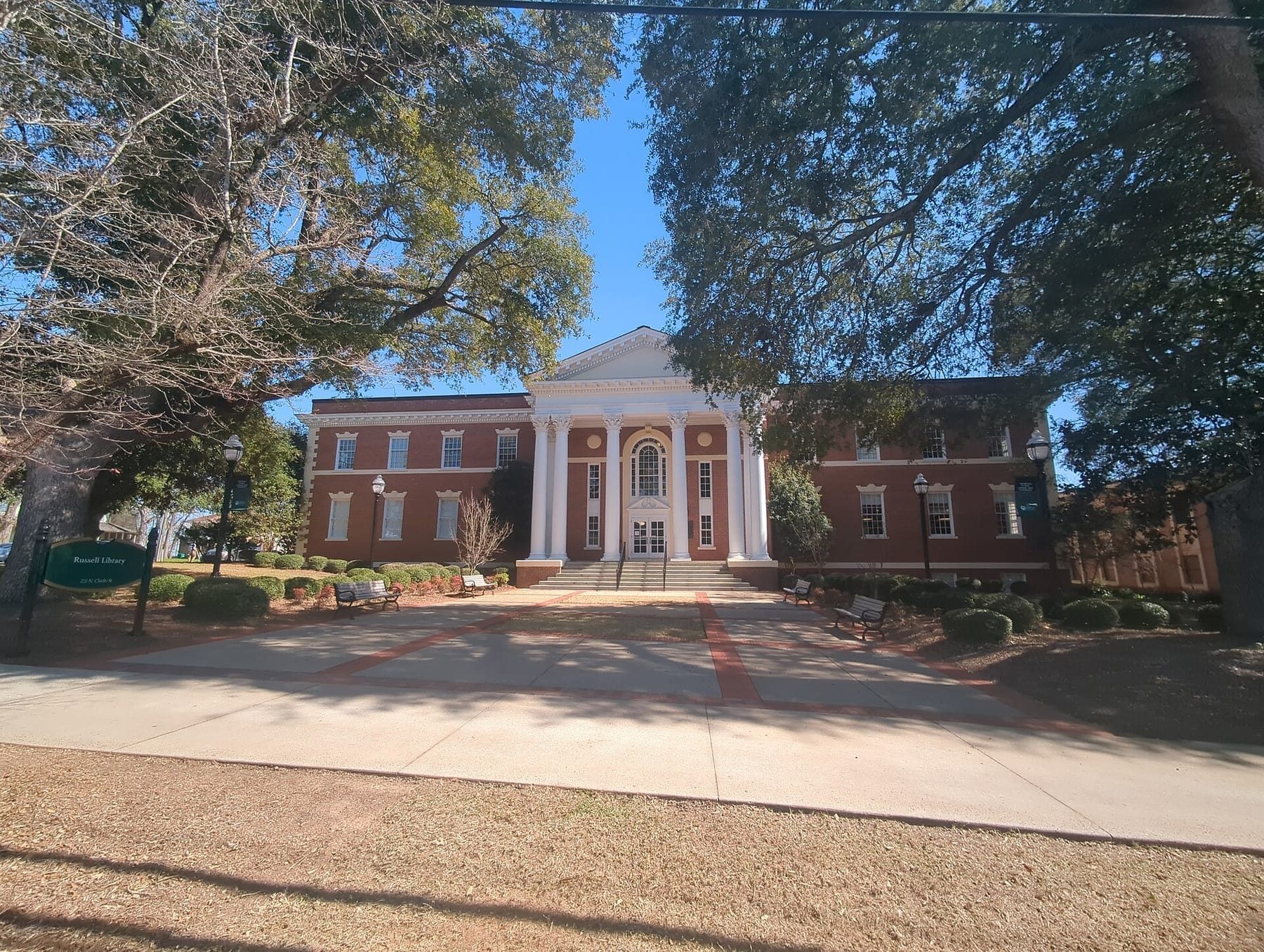 Georgia College & State University Ina Dillard Russell Library (photograph from the Wikimedia Commons category Georgia College & State University)
