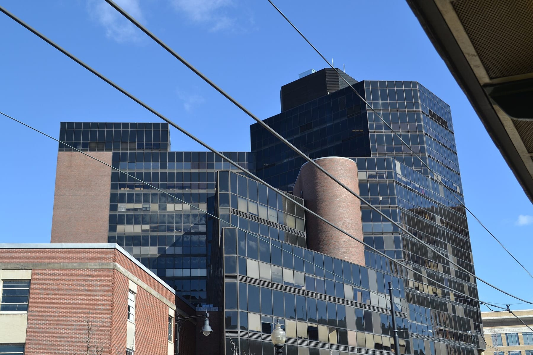 Massartbuilding6 (photograph from the Wikimedia Commons category Massachusetts College of Art and Design)