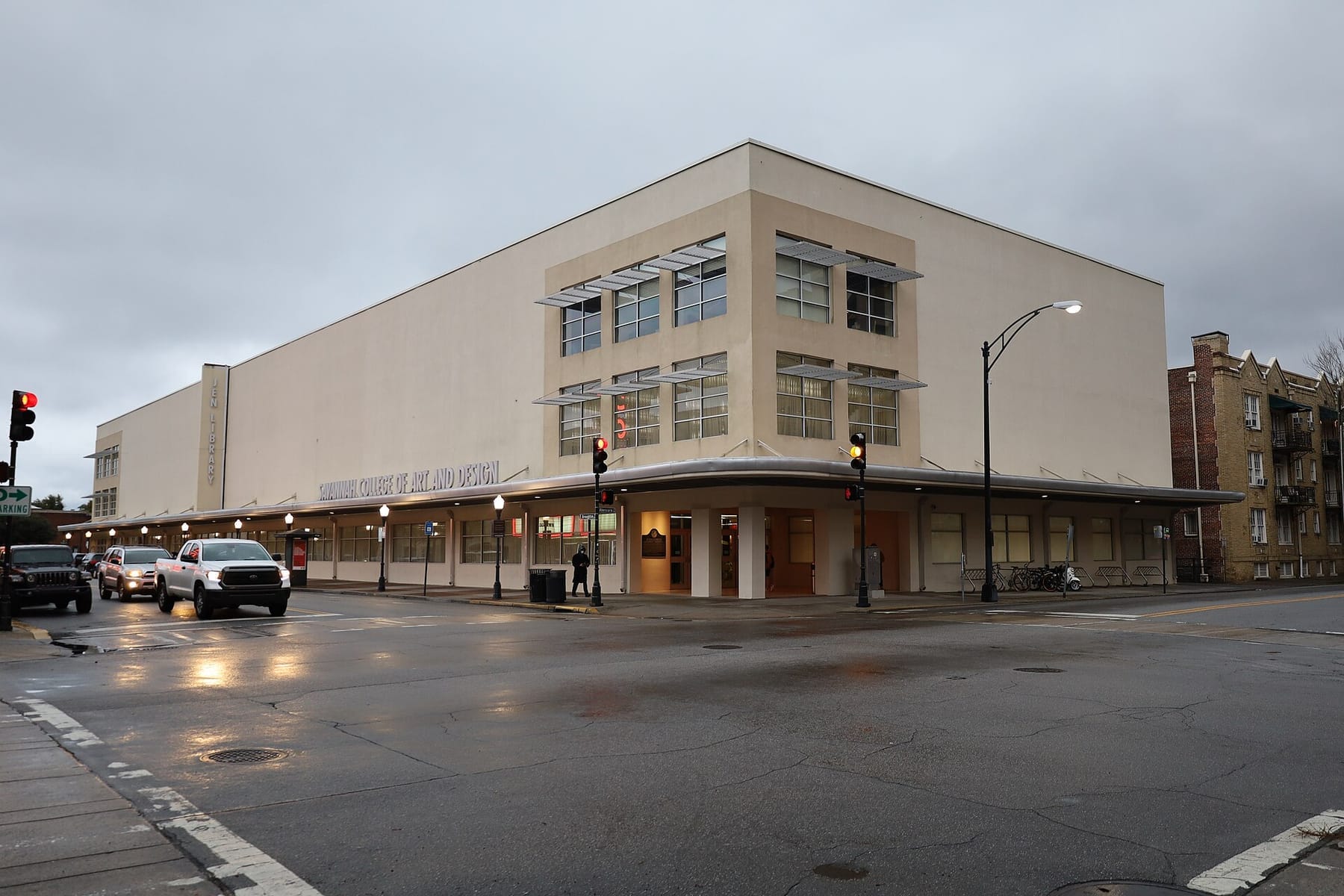 Building in Savannah 2021d (photograph from the Wikimedia Commons category Savannah College of Art and Design)