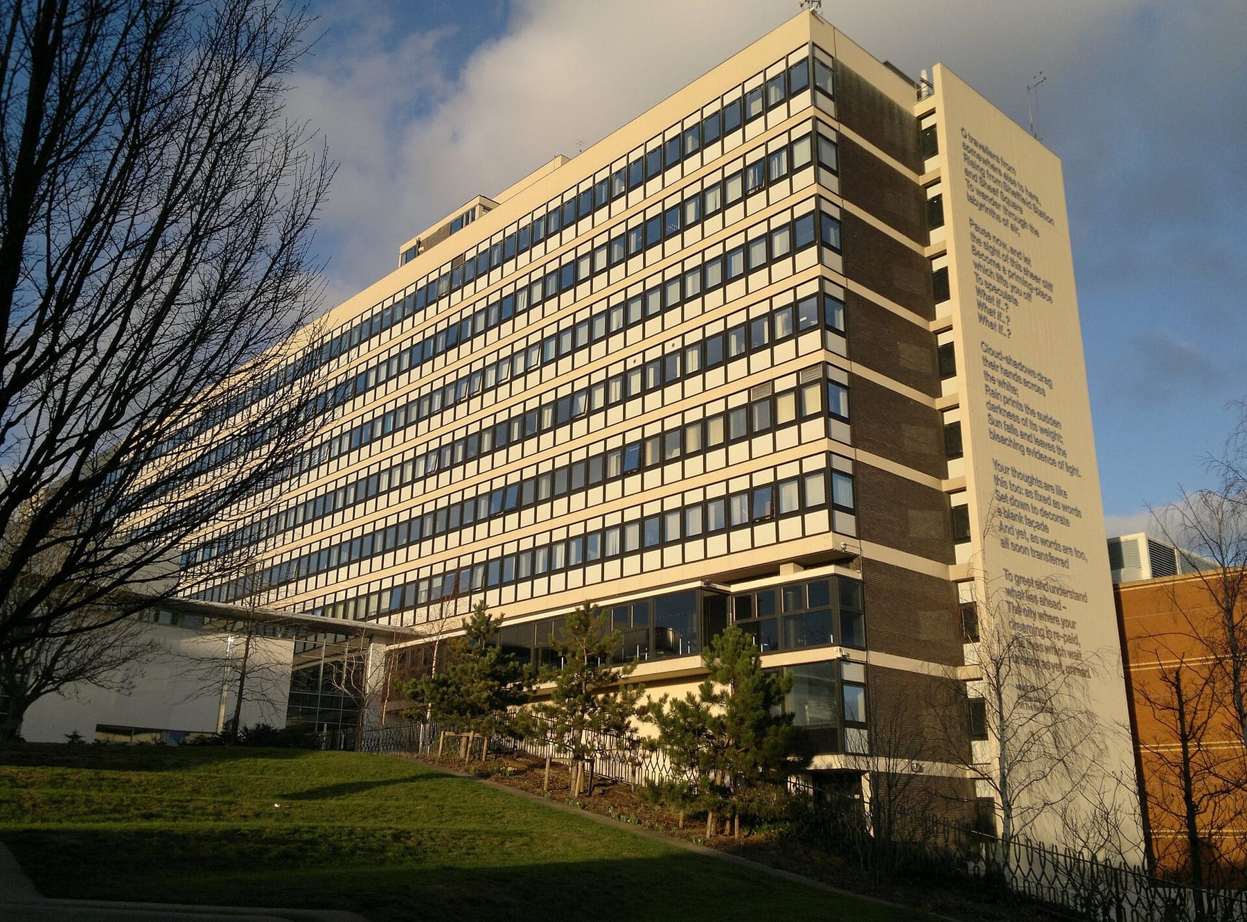 Owen Building, Sheffield Hallam University - geograph.org.uk - 4675950 (photograph from the Wikimedia Commons category Sheffield Hallam University)