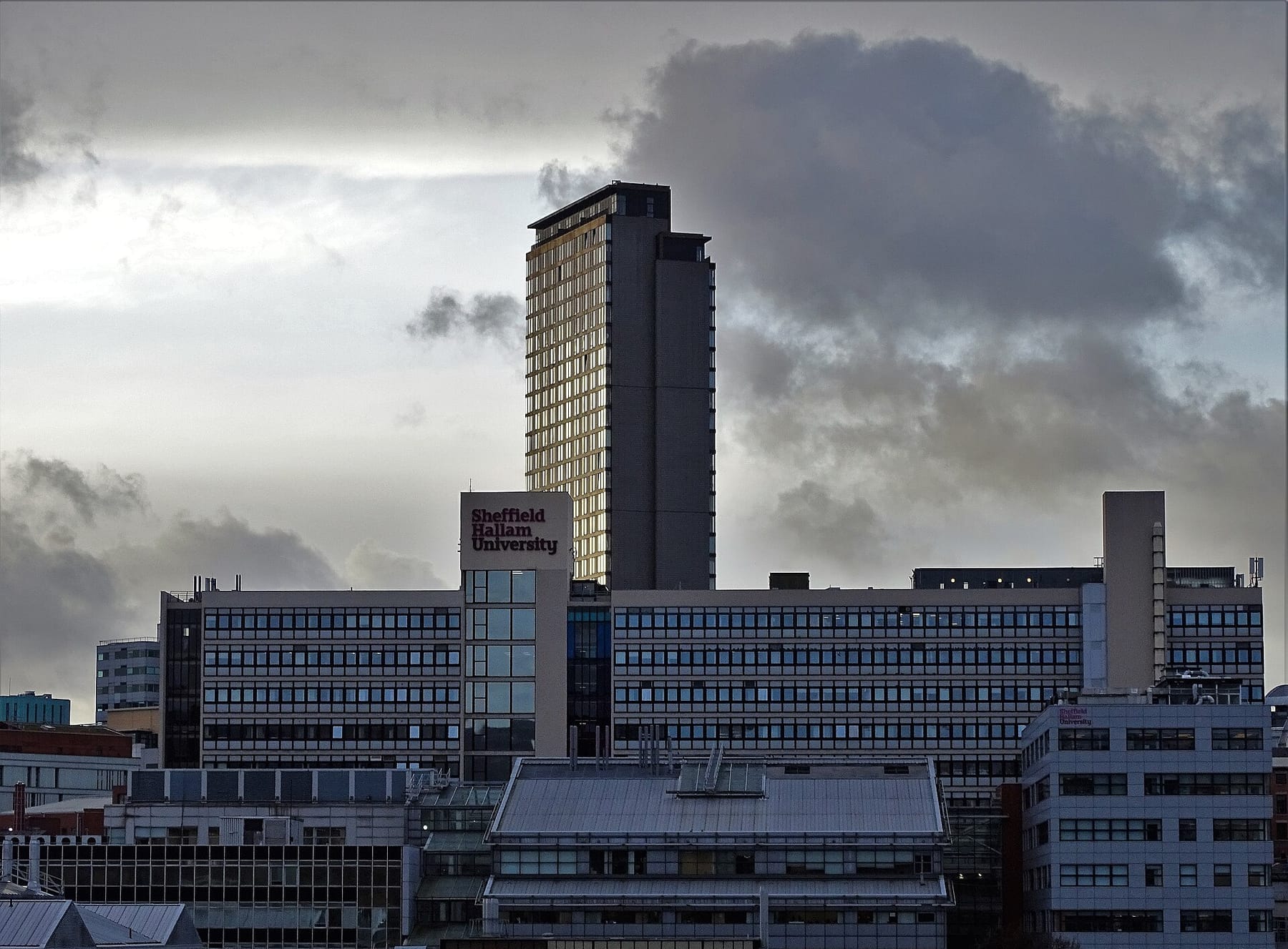 Architecture in Sheffield - geograph.org.uk - 6369837 (photograph from the Wikimedia Commons category Sheffield Hallam University)
