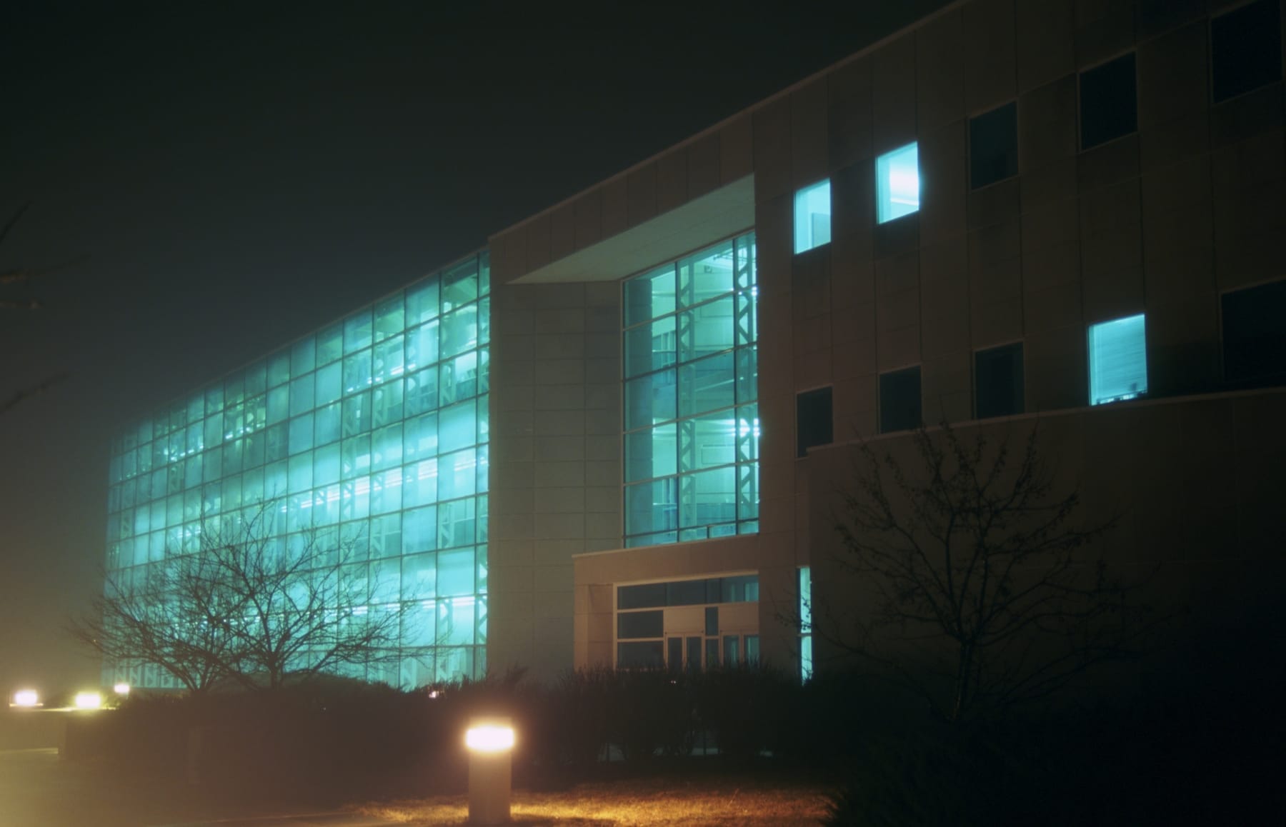 SIUE Engineering Building Night (photograph from the Wikimedia Commons category Southern Illinois University Edwardsville)