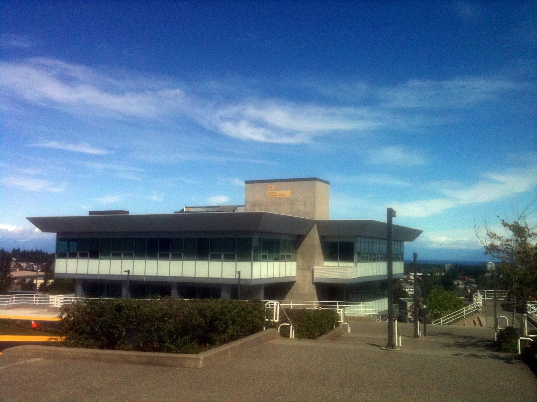 Vancouver Island University Faculty of Management (photograph from the Wikimedia Commons category Vancouver Island University)